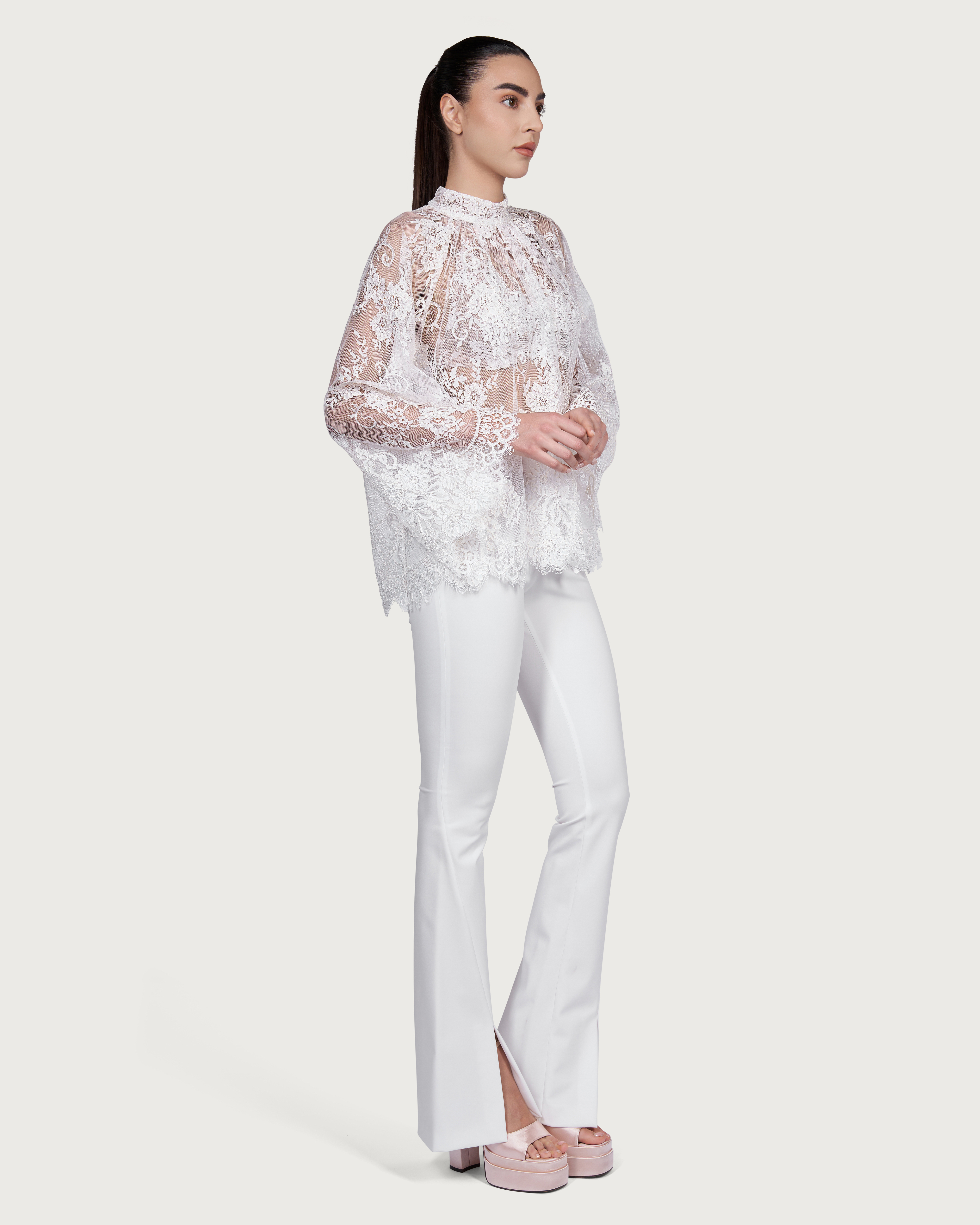 Bluza cu Dantela Florala