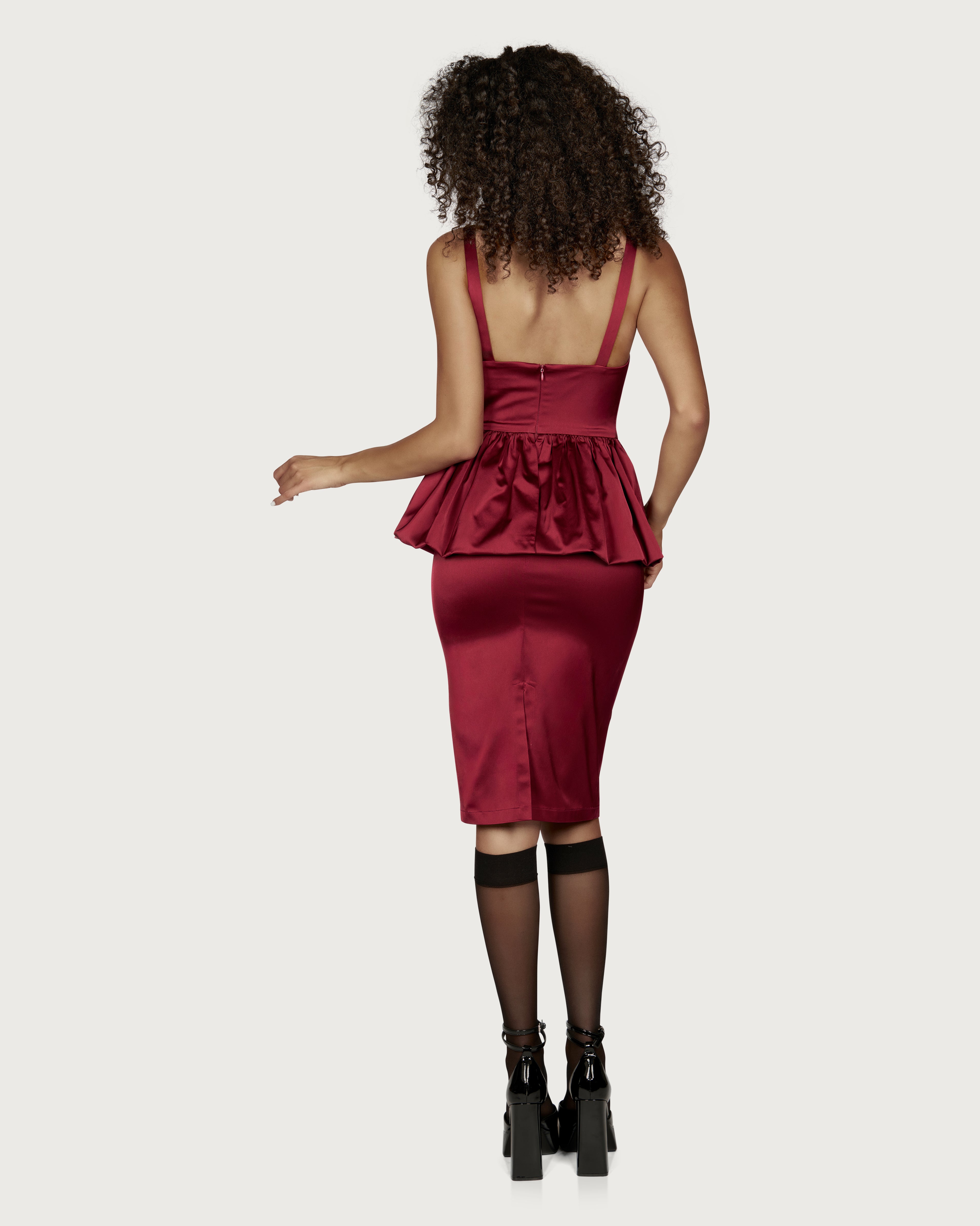 Rochie Peplum cu Funde Bordeaux