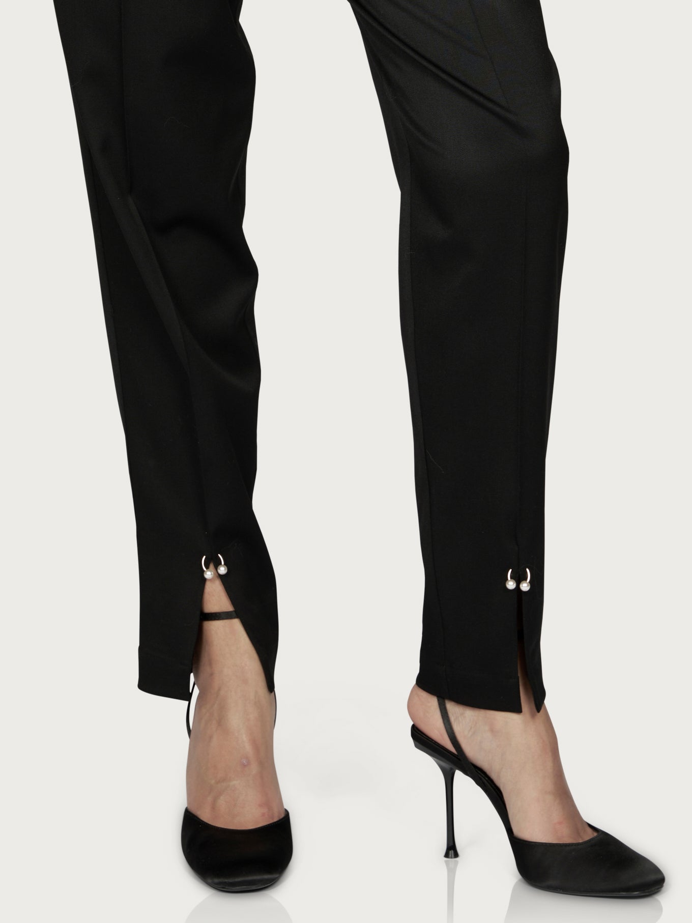 Pantaloni din Lana cu Pliuri si Decupaje Negru