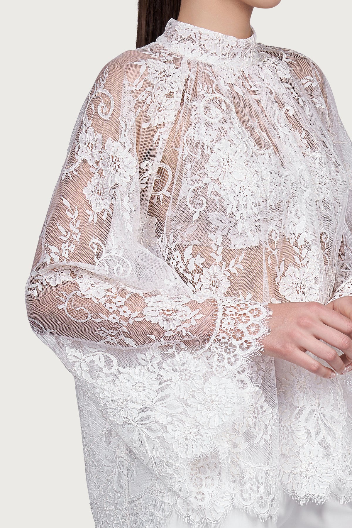 Bluza cu Dantela Florala