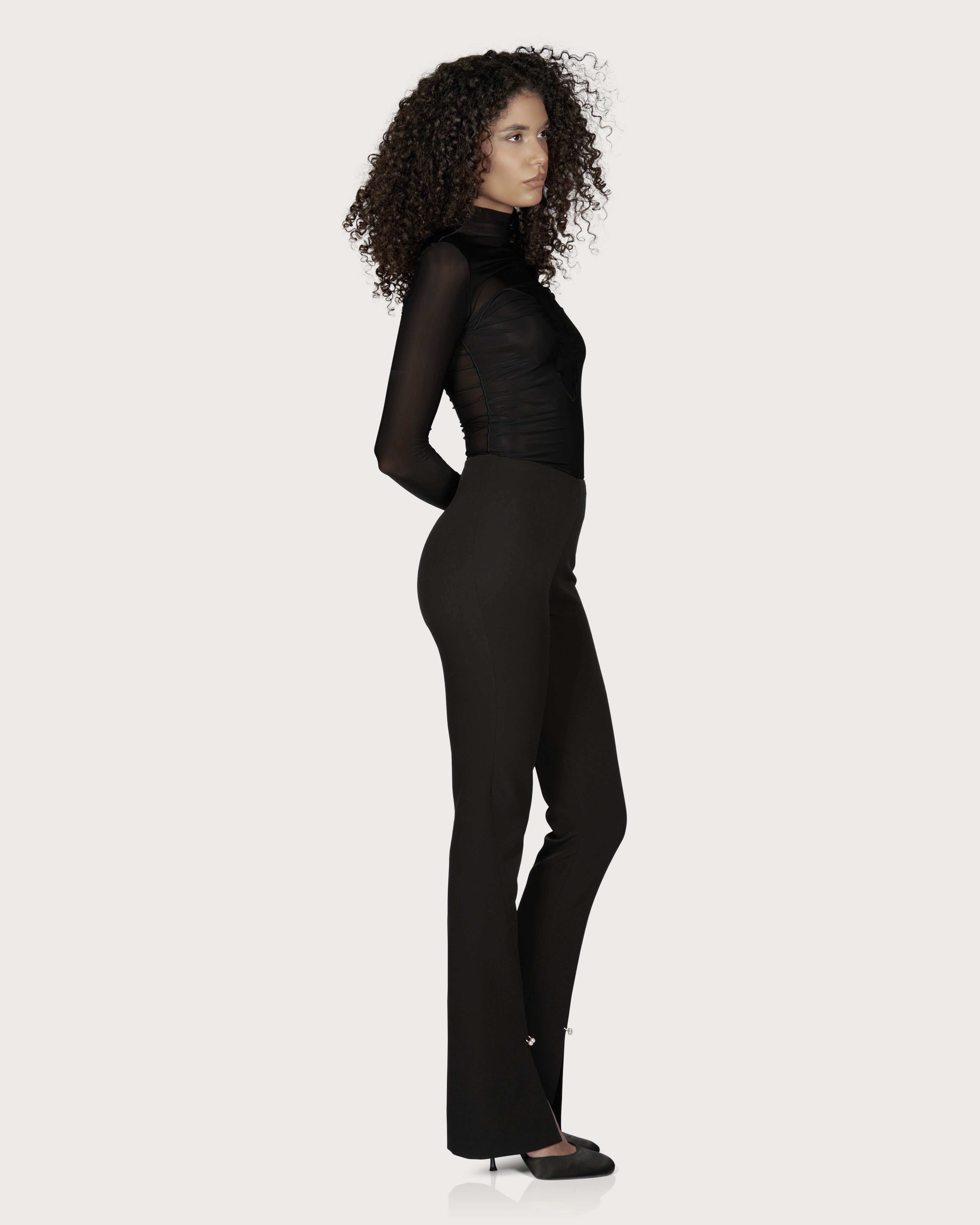 Pantaloni din Material Elastic cu Decupaje Negru